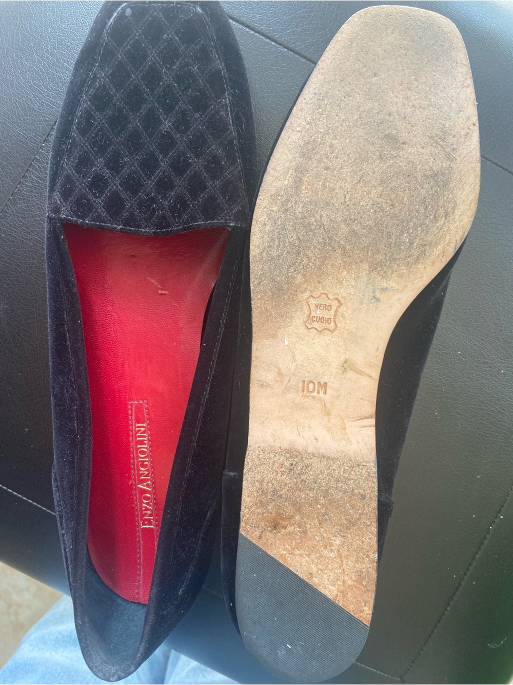 Enzo Angiolini Black Velvet Flats with Red Insole - Picture 3 of 3